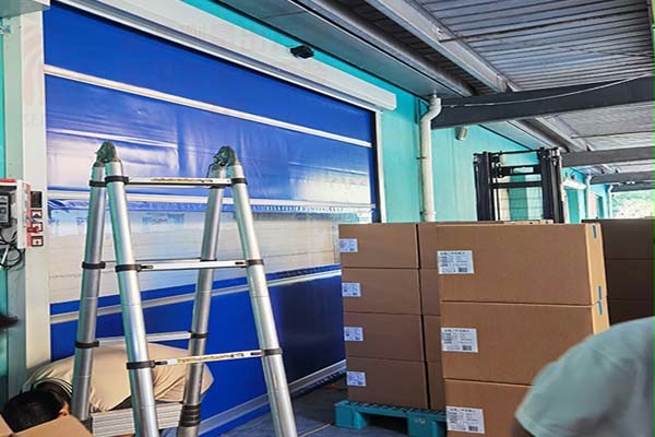 仓储物流园仓库出货口自动快速门