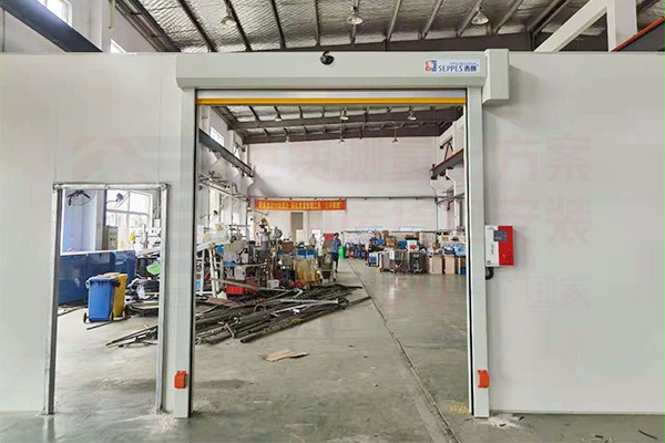 可拉绳开启的快速卷帘门&nbsp;